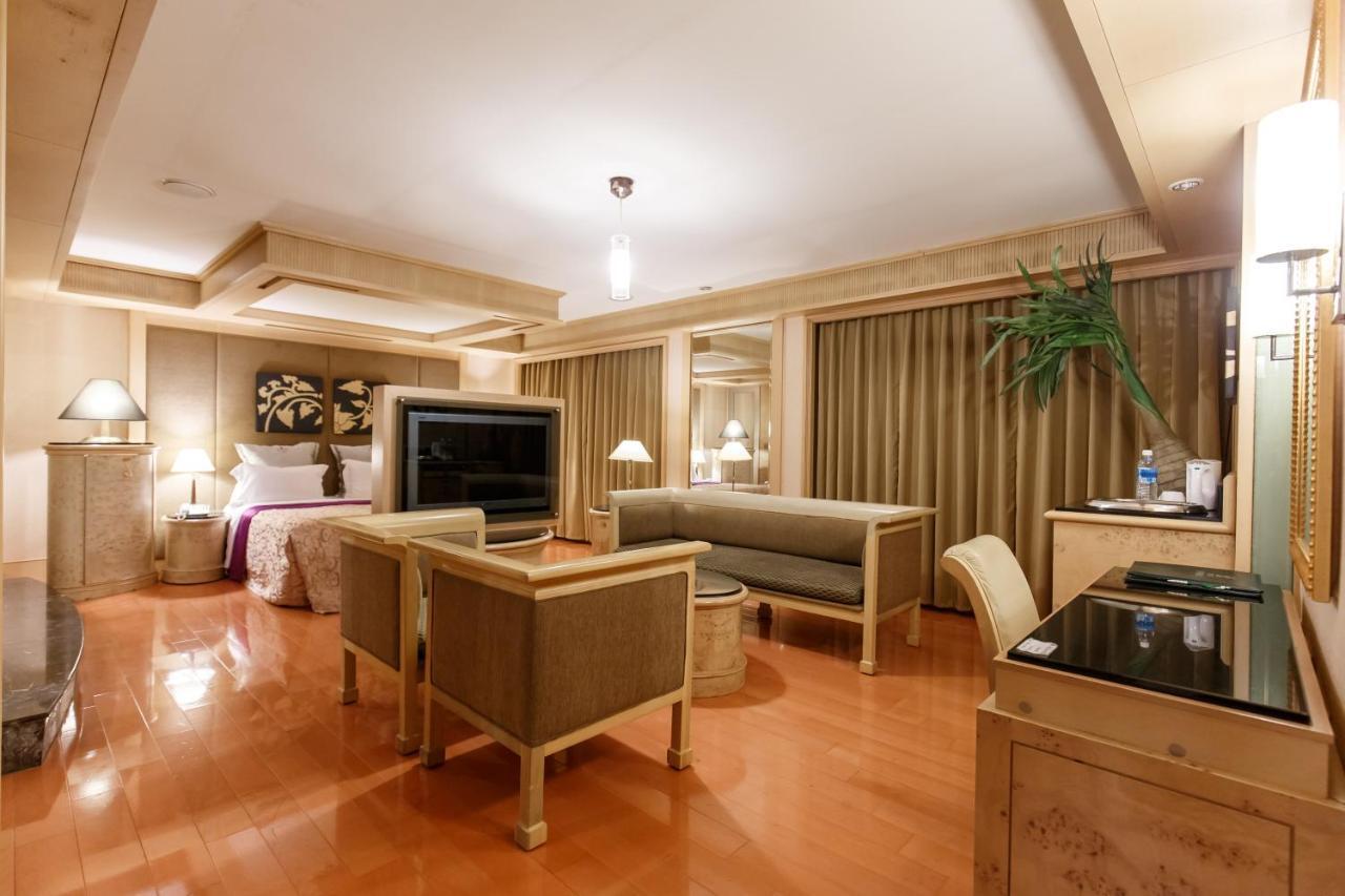 Quarantine Hotel - Love Tree Motel Taipei Esterno foto