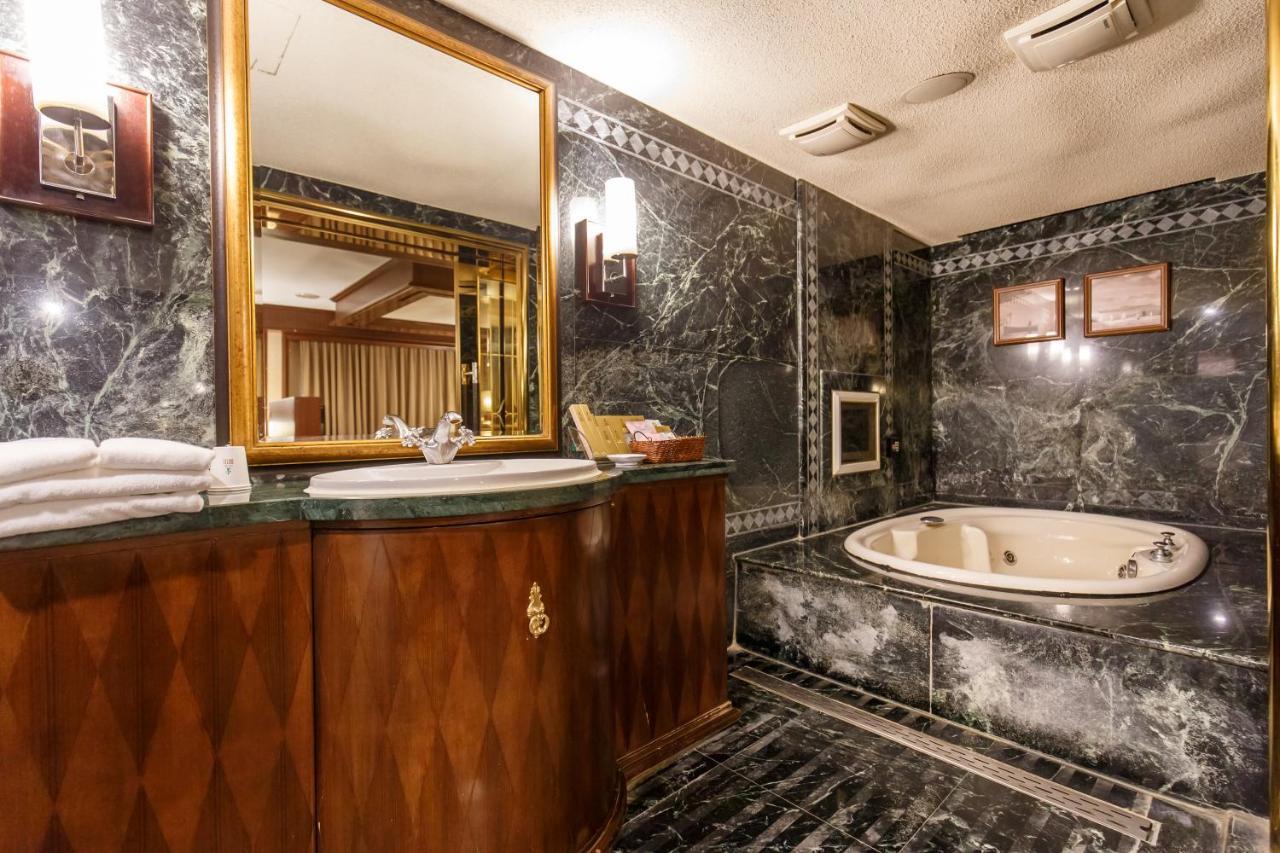 Quarantine Hotel - Love Tree Motel Taipei Esterno foto
